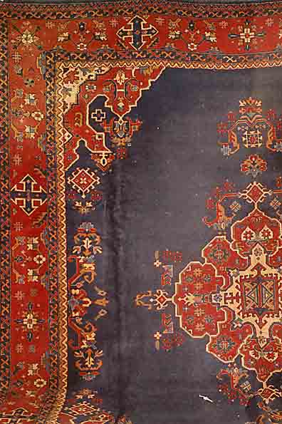 Uschak, TÜrkei, um 1900, Wolle auf Wolle, ca. 412 x 370 cm, SchÄtzwert: 3300.- EURO, EHZ: 3-4 (Abschluß reparaturbedÜrftig).