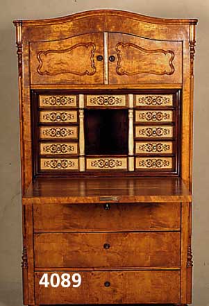 SchranksekretÄr, mitteldeutsch, um 1845/50, Korpus Weichholz, Front z.T. auf Rahmen gear- beitet, sogenannte BrezelfÜllung, Birkefurnier , ...