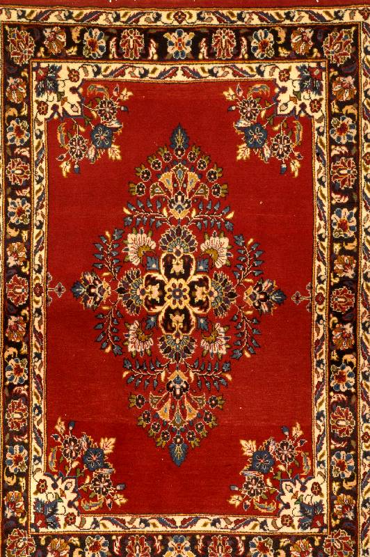 Keschan, Persien, neuwertig, Wolle auf Baumwolle, ca. 154 x 104 cm, Schätzwert: 560.- EURO. Schöne Knüpfqualität, dekorativer roter Innenfond.