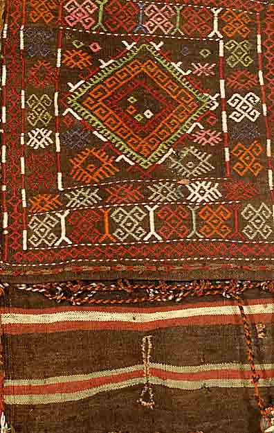 Anatol Doppeltasche, Türkei, um 1940, Wolle auf Wolle, ca. 100 x 40 cm, Schätzwert: 450.- EURO, EHZ: 3