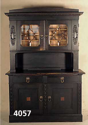 Aufsatzschrank, deutsch, um 1902/04, große NÄhe zu Darmstadt, komplett auf Rahmen gear- beitet, Korpus Weichholz, Eiche massiv, spar- same ...