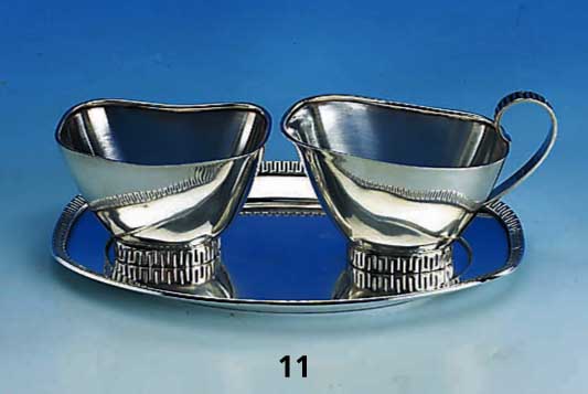 Sahnegießer und Zuckerschale auf Tablett, deutsch, Bruckmann & SÖhne, Heilbronn, 925er Silber, total ca. 310 g, H ca.5.5 cm, Tablett ca. 20 x ...