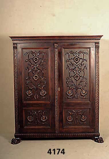 Renaissancestilkleiderschrank, deutsch, um 1900/10, Korpus Weichholz/Hartholz, Front und Seiten auf Rahmen gearbeitet, aufgesetzte Schnitzereien ...