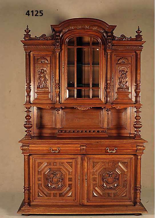 Vielzweckschrank, Frankreich, um 1890, Kor- pus Nußbaum massiv, Front mit klassizistischen SÄulen, z.T. freistehend, Inlets mit Darstel- lungen ...