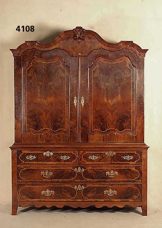 Kabinettschrank, Holland, um 1760/70, Korpus Eiche massiv, Wurzelnußfurnier, Rosenholzin- tarsien, Leisten aus dem Vollholz geschnitzt, sehr ...