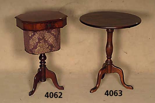 Beistelltisch, England, viktorianischer Stil, Eiche massiv, Balusterschaft, Beine 3-fach ausladend, H. ca. 71 cm, D. ca. 60 cm