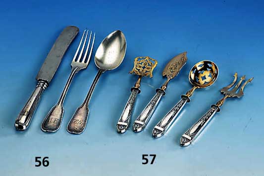 Petit-Four-Besteck, 4-teilig, Frankreich um 1890, 950er Silber, Gebr.-Teile Metall vergoldet (berieben), im Orig.- Etui (besch.)