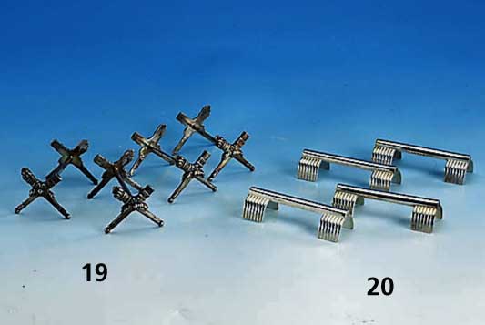 6 MesserbÄnckchen, Metall versilbert, Christoffle, um 1890, seitl. Dekor mit Fackel und Schleife, L. ca. 8 cm