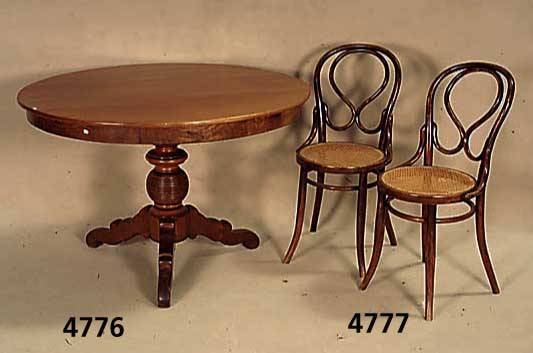 6 KaffeehausstÜhle, Wien, um 1880/90, wohl Kohn, Bugholz, RÜckenlehne durch Omega-Zeichen verstÄrkt, Geflecht z.T. alt erneuert, leicht ...