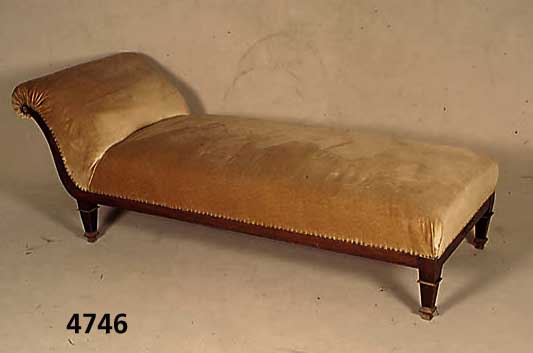 Kanapee, wohl Frankreich, um 1870/80, Weichholz, Mahagonifurnier, Bronzeappliken sekundÄr, Polster aus der Zeit, BezÜge 60er/70 er Jahre, ...