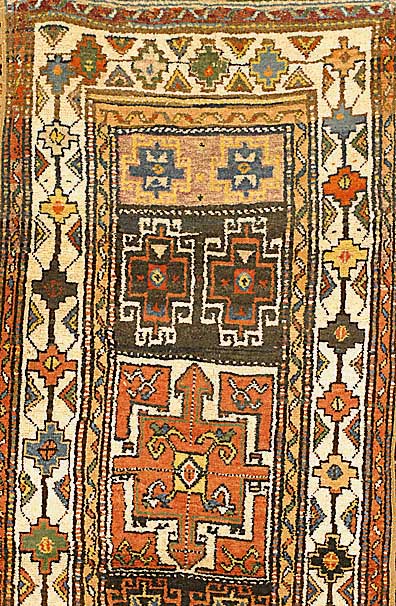 Moghan, Rußland, um 1900, Wolle auf Wolle, ca. 393 x 110 cm, SchÄtzwert: 1650.- EURO, EHZ: 3-4