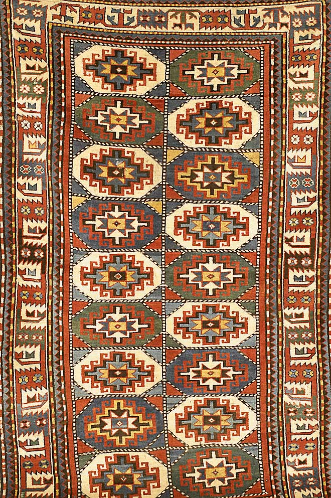 Moghan Antik, Rußland, um 1870, Wolle auf Wolle, ca. 210 x 130 cm, SchÄtzwert: 6500.- EURO, EHZ: 3