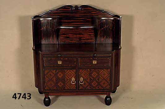 Anrichte, um 1920, ArtDeco, mit Aufsatz, Korpus Weichholz, Makasarfurnier, schÖnes lebhaftes Furnierbild, auf Rahmen gearbeitet, KugelfÜße, ...