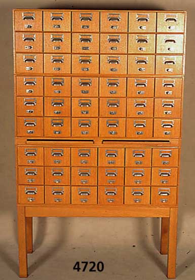 Sammlerschrank, deutsch, um 1960, fÜr Karteikarten, helles Eichefurnier, auf Preßplatte gearbeitet, 4-fach zerlegbar, praktisches SammlermÖbel, ...