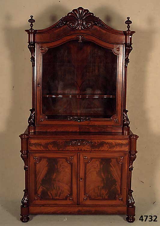 Aufsatzschrank, Holland, um 1860, Wilhelm III, Mahagoni, Pyramidenmahagoni gespiegelt, symetrisch, aufgesetzte SchlÜsselschilde, seitlich mit ...