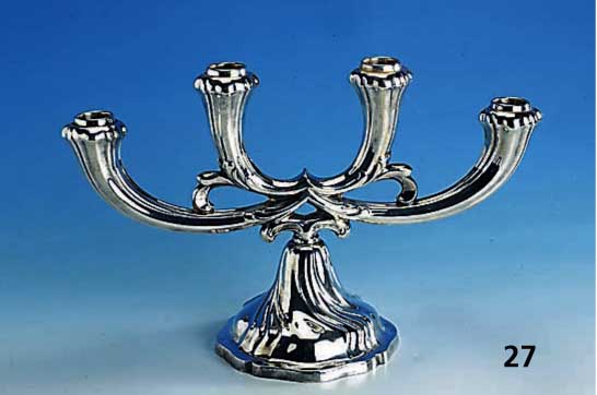 Kerzenleuchter mit 4 Brennstellen, deutsch 925er Silber, Fuß gefÜllt, Barockstil, total ca. 790 g, H ca. 21 cm, B ca. 34 cm
