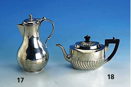 Moccakanne, 900er Silber, wohl Norwegen um 1900, Gew. ca. 420 g, reine Treibarbeit, H. ca. 19.5 cm