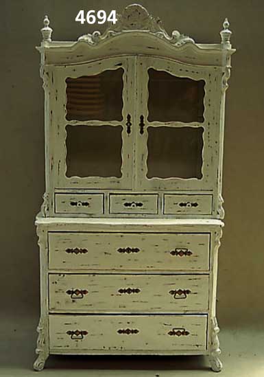 AufsatzmÖbel, deutsch, wohl um 1840/50, auf- gearbeitet, Weichholz, Ecken abgeschrÄgt, 2- teilig, Oberteil verglast, 3 Schubladen, aufgesetzte ...