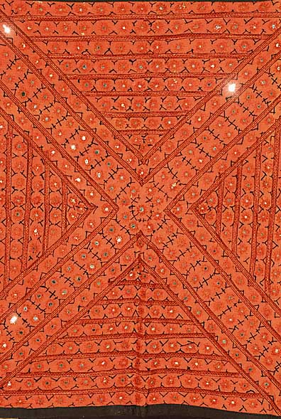 KissenhÜlle, Ostpersien, ca. 30 Jahre, Baumwolle mit Seide bestickt, ca. 70 x 69 cm, SchÄtzwert: 450.- EURO, EHZ: 2