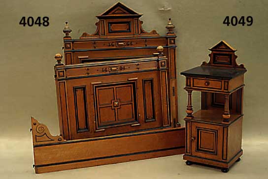 2 Nachttische, deutsch, um 1880/90, GrÜnder- zeit, Korpus Eiche und Weichholz, Bergahorn- furnier von bester QualitÄt, z.T. gespiegelt, komplett ...