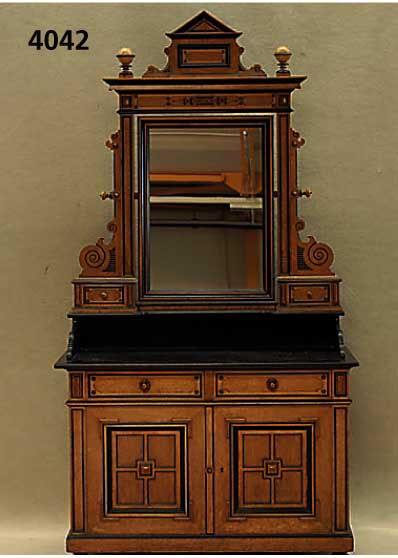 Waschkommode, deutsch, um 1880/90, GrÜnder- zeit, Korpus Eiche und Weichholz, Bergahorn- furnier, von bester QualitÄt, z.T. gespiegelt, komplett ...