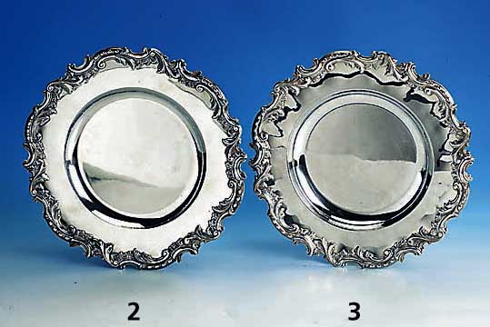 Zierteller, 950er Silber, Österreich um 1890/ 1900, ca. 550 g, schwere QualitÄt. florale Randverzierung, D. ca. 27 cm, min. gedellt