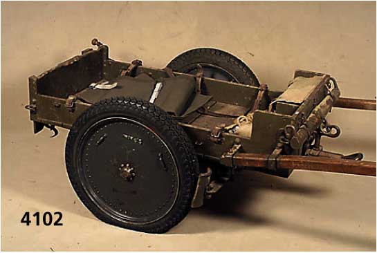 Munitionskarre, Schweiz, 1922, signiert Maschinenfabrik Burckhard, Basel, ausgerÜstet mit Axt, Schaufel und Pickel, sehr gut geeig- net als ...