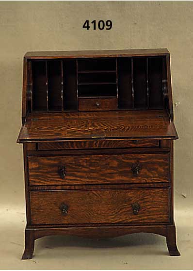 SekretÄr, England, um 1910, Eiche massiv, auf StollenfÜßen, 2 Schubladen, SchrÄgklappe, original BeschlÄge, praktisches kleines MÖbel, ...