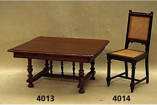 Couchtisch, Frankreich, um 1880, Henry Deux, Nußbaum massiv, dunkelt gebeizt, FÜße ge- drechselt und verstrebt, Zarge getreppt, leichte ...