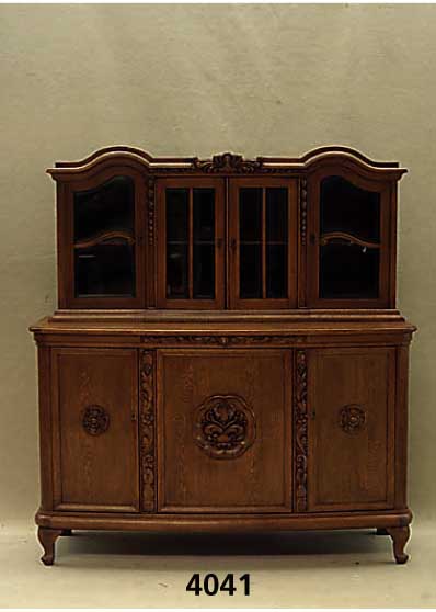 Aufsatzbuffet, deutsch, um 1910, Korpus Weichholz/Hartholz, Eichefurnier, teilweise auf Rahmen gearbeitet, gelaugt und gewachst, Oberteil mit ...