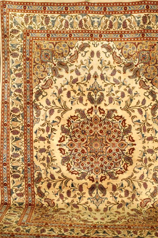 Kaschmar, Persien, ca. 40 Jahre, Wolle auf Baumwolle, ca. 366 x 251 cm, SchÄtzwert: 2500.- EURO. Sehr guter Erhaltungszustand. Die feste ...