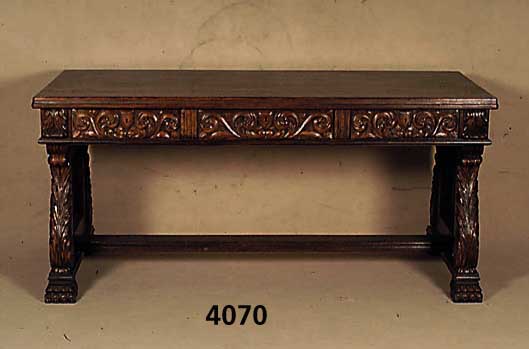 Herrenzimmerschreibtisch, deutsch, um 1900, Danziger Barockstil, Korpus Weichholz/Hartholz , Eichefurnier, Wangen mit reicher Rocaillen- ...