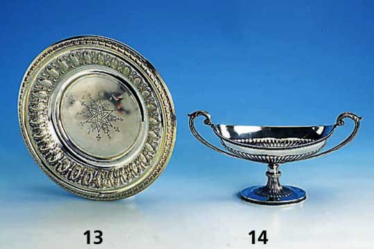 Anbietteller, 800er Silber, deutsch um 1880, Meistermarke Koch & Bergfeld, reich ver- ziert mit floralen Ornamenten, dekorativ, ca. 210 g, D ca. ...