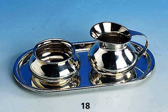 Zuckerschale und Sahnegießer auf Tablett, deutsch 50er Jahre, 925er Silber, glatte zeit- lose Form, Meistermarke unged., total ca. 195 g, Tablett ...