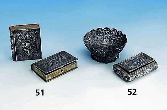 Konvolut 2 Dosen / DuftbehÄlter, wohl Balkan / Österreich 2.H.19.Jh., Silber, Filigranarbeit, in Buchform, min. besch., ca. 2 x 8.5 x 6 cm