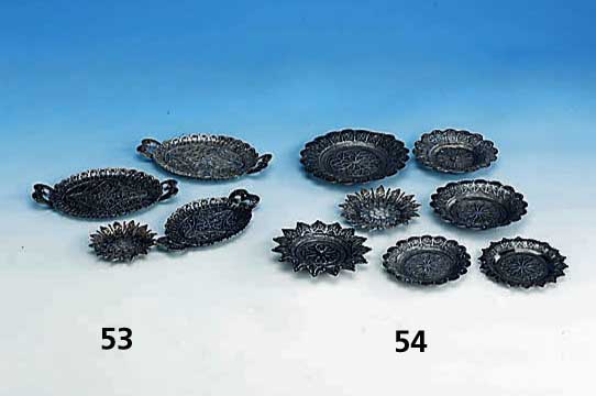 Konvolut 7 Tellerchen, 2.H.19.Jh., Silber, Filigranarbeit von guter Qual., z.T. Granulatbesatz, D ca. 8 - 11 cm