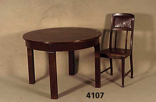 Tisch und 4 StÜhle, deutsch, um 1910, Jugendstil, Ausziehtisch in Eiche massiv, Eichefurnier, 4 StÜhle, Eiche massiv, Eiche- furnier, Beine und ...
