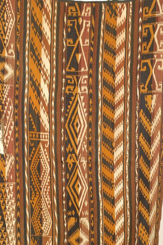 Decke, der Gilzai-Nomaden, um 1910, Wolle auf Wolle, ca. 210 x 116 cm, Schätzwert: 950.- EURO, EHZ: 4, Grosses Loch(ca.15cm)
