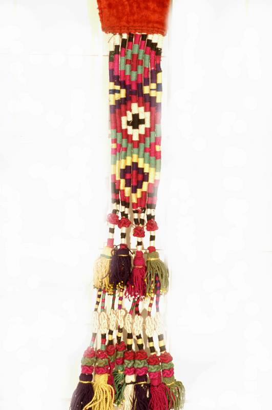 Zopfschmuck, Usbekistan, um 1890, Seidenum- wickelte Baumwollkordel,Seidenquasten mitGlas- perlen und Kunstvoll geknoteten SeidenschnÜren LÄnge 80 ...