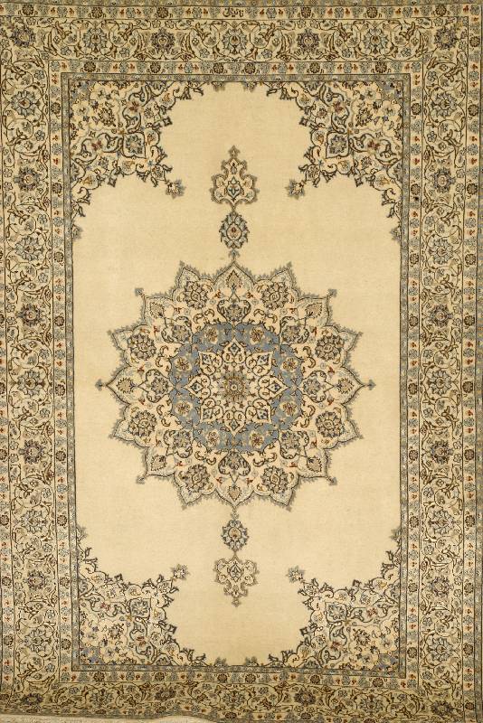 Nain fein sign, Persien, 15 Jahre, Korkwolle mit Seide, ca. 207 x 136 cm, SchÄtzwert: 2650.- EURO, ca. 1,0 Mio. Kn/qm EHZ 1-2
