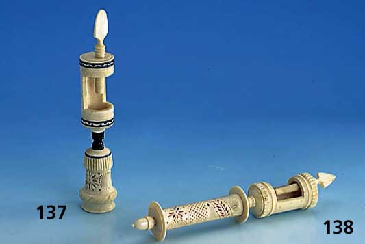DuftbehÄlter, Elfenbein/Bein, Frankreich um 1860, mit feinen Durchbrucharbeiten, Ornamentik z. T. floral, partiell geschwÄrzt, mit Vorrichtung ...