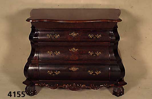Barockstilkommode, Holland, nach altem Vor- bild, Korpus Weichholz/Hartholz, Wurzelnuß- furnier, z.T. gespiegelt, schÖnes Furnierbild, Kanten ...