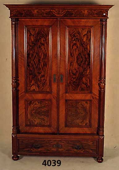 GrÜnderzeitschrank, deutsch, um 1890/1900, Korpus Weichholz, Inlets Wurzelnußfurnier, doppelt gespiegelt, 3/4-SÄulen gedrechselt, z.T. auf ...