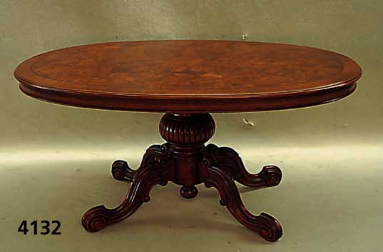 Tisch, Italien, um 1960, Louis-Philippe-Stil , Korpus Weichholz, Wurzelnußfurnier, gebogene Zarge, Platte in gebogener Form, baluster- fÖrmiger ...