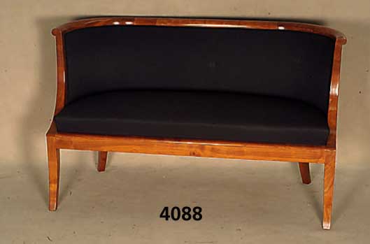 Sofa, im Biedermeierstil, nach dem Vorbild von 1830, Kirschbaum massiv, Polster und Bezug neu, wohnfertig, handpoliert, sehr bequem, praktisch, ...
