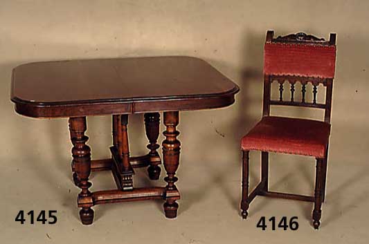 4 StÜhle, Frankreich, um 1880, Eiche massiv, Henry Deux, Polsterung spÄter, gedrechselte FÜße gerillt, Oberteil mit schÖner Drechsel- arbeit, ...