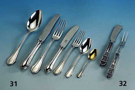 4 Vorlegteile, deutsch um 1900, Renaissancestil, Griffe 800er Silber, schÖne, schwere QualitÄt, best. aus: 2 Vorlegegabeln, 1 Butter- und 1 ...