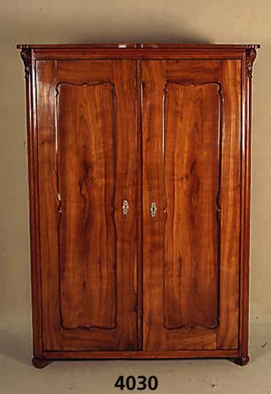 Schrank, deutsch, um 1860, Kirschholz massiv, zweitÜrig, altersbedingte SchÄden, FÜße gekÜrzt, ca. 178x130x57 cm