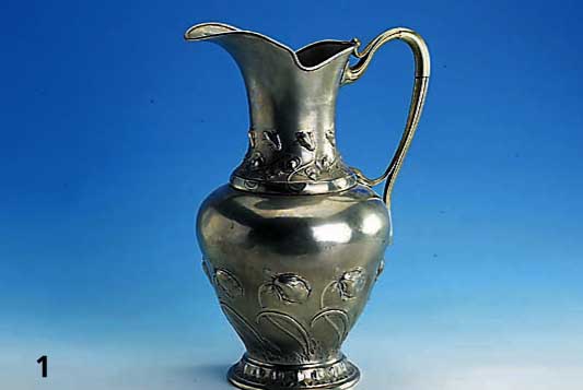Karaffe, WMF um 1900, Metall versilbert, reiner Jugendstil, floral verziert, H ca. 39 cm, Gebr.-Spuren