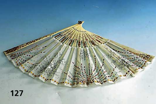 FÄcher, Bein, 1870, goldgehÖht, Pailletten teilw. fehlend, Orig.-Karton: Benjamin Lachelin, Paris, 32. Avenue de l`Opera